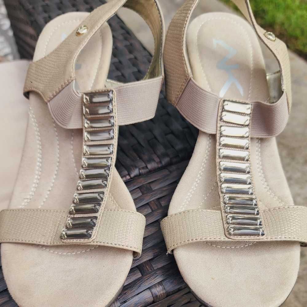 ANNE KLEIN SZ 7